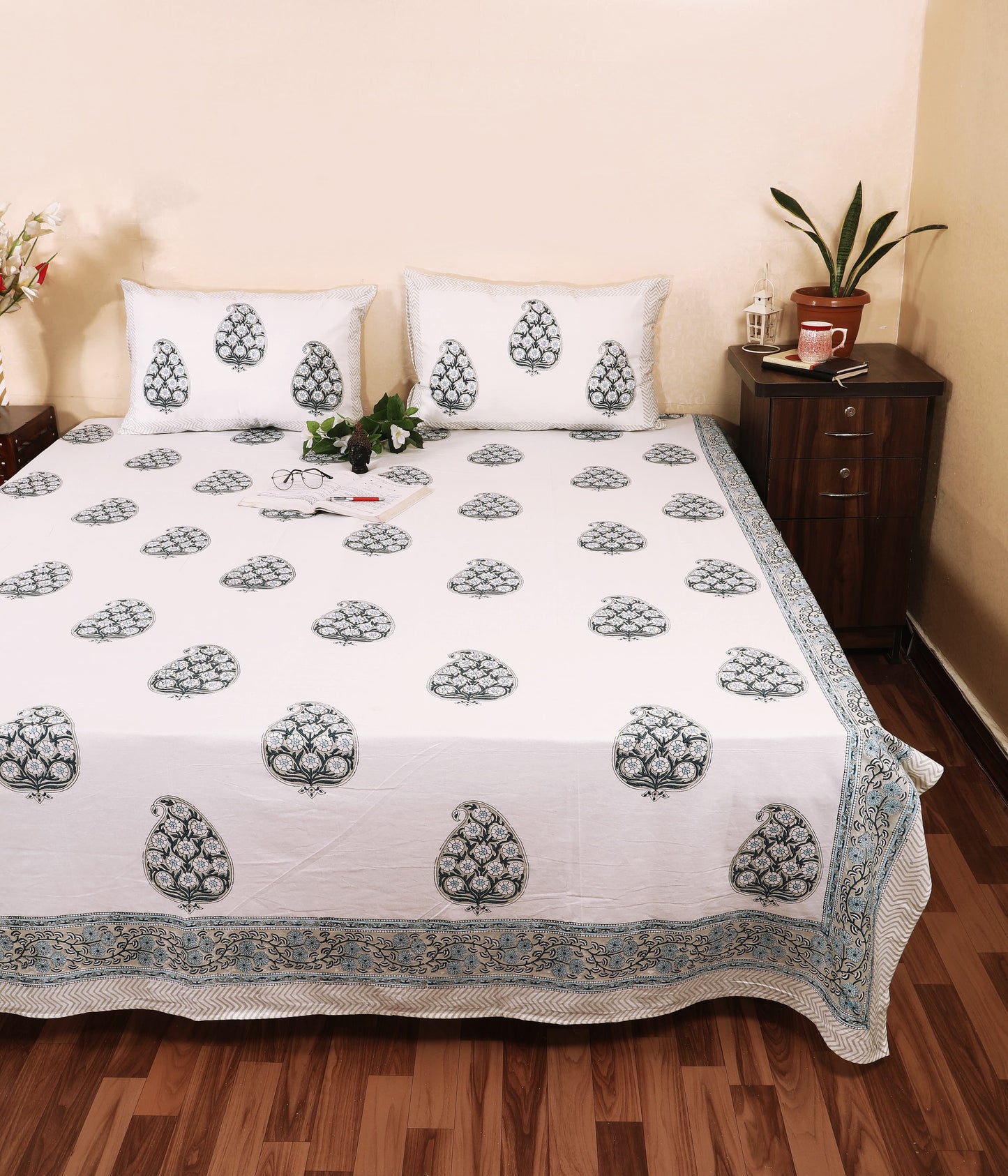 Indigo Bagh / Azure Paisley Bedsheet