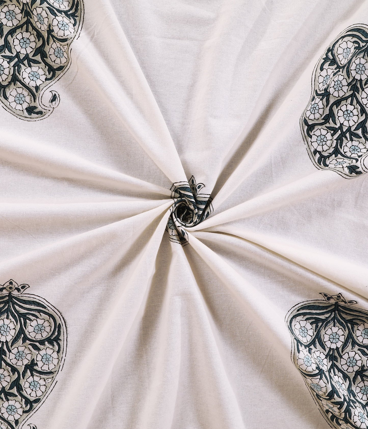 Indigo Bagh / Azure Paisley Bedsheet