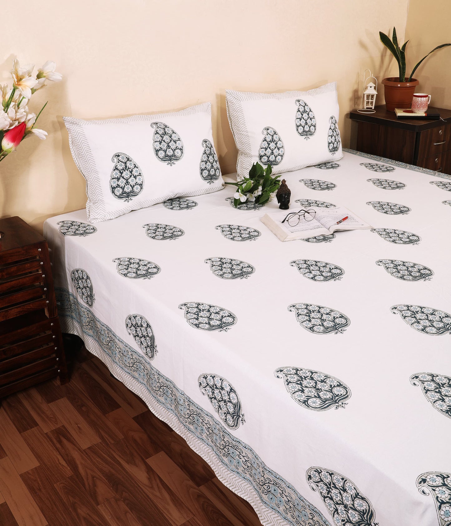 Indigo Bagh / Azure Paisley Bedsheet