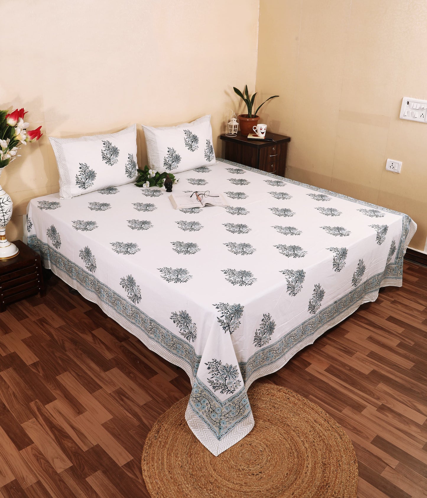 Neel Bagh / Aqua Grove Bedsheet