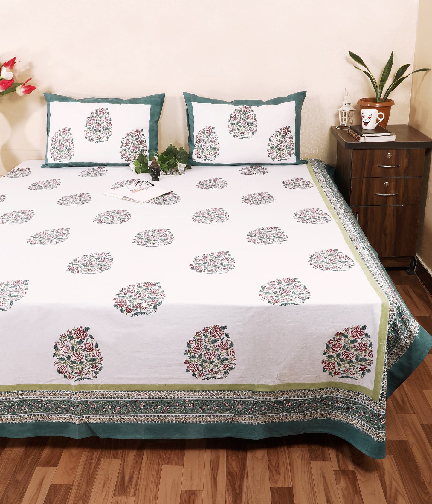 Bagh-e-Saaz / Verdant Bloom Bedsheet