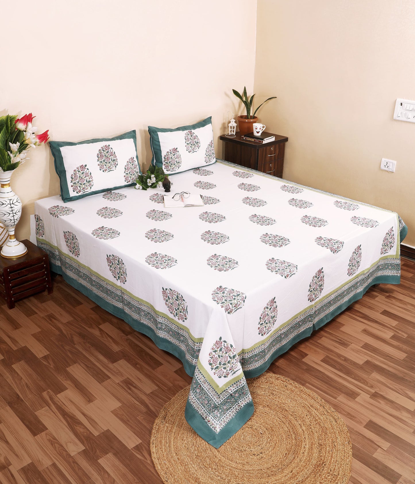 Bagh-e-Saaz / Verdant Bloom Bedsheet