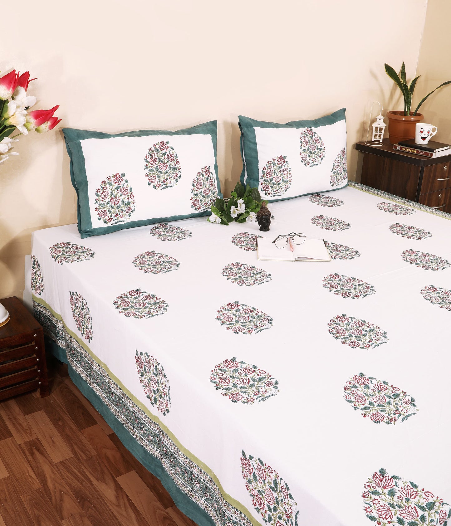 Bagh-e-Saaz / Verdant Bloom Bedsheet
