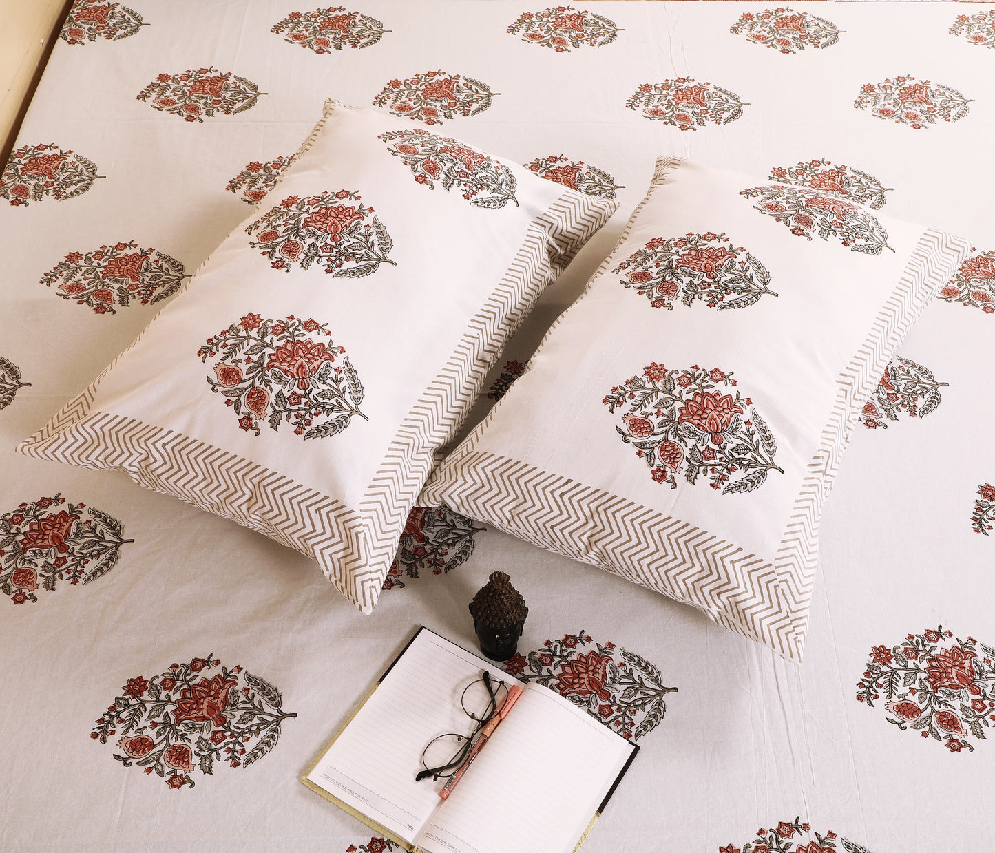 Surajkund Phool / Rustic Bloom Bedsheet