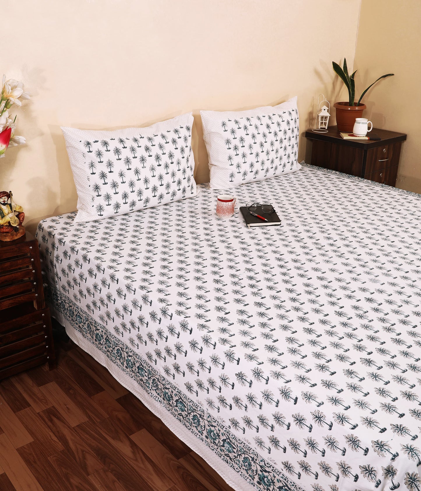 THE HIGHMOUR BLOOMLINE collection bedsheet in block print from Jaipur, made of pure cotton for comfort and style
