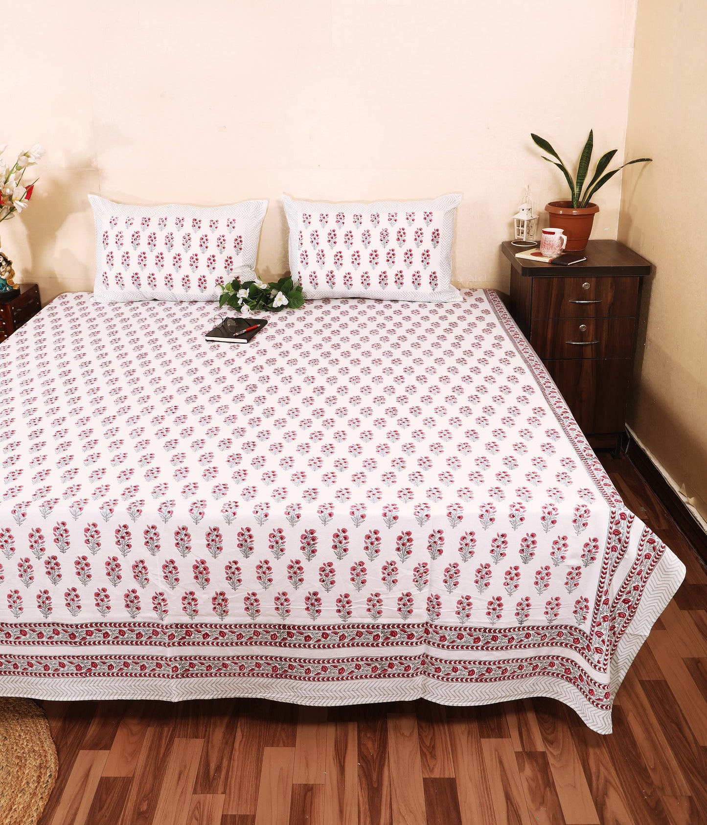 THE HIGHMOUR BLOOMLINE collection bedsheet with block print in Jaipur, made from pure cotton for a cozy feel