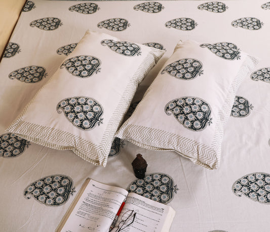 Indigo Bagh / Azure Paisley Bedsheet