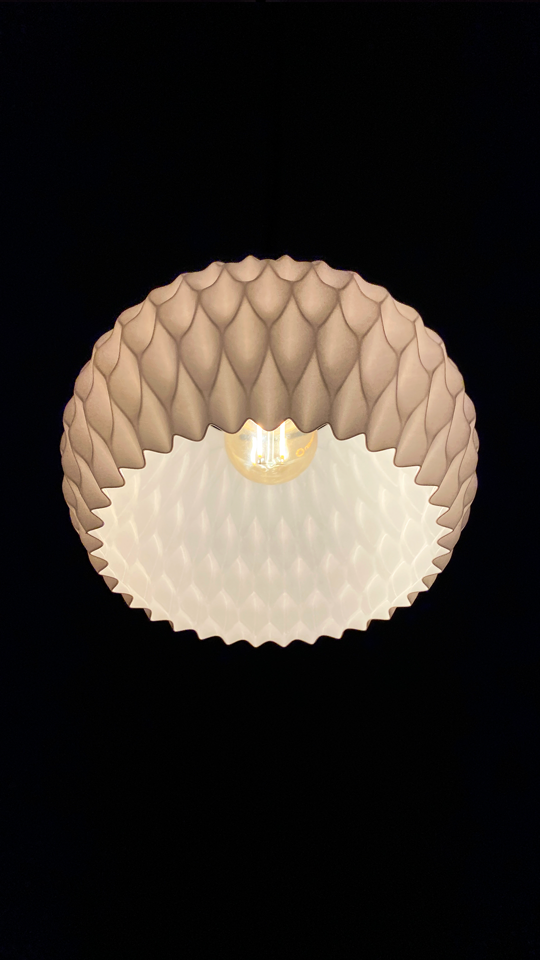 Wavy Lamp – Sculptural 3D-Printed Ceiling Light