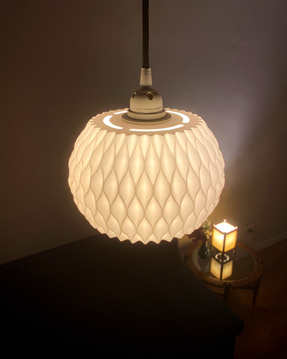 Wavy Lamp – Sculptural 3D-Printed Ceiling Light