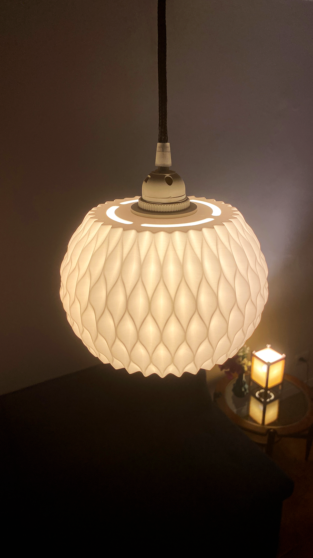 Wavy Lamp – Sculptural 3D-Printed Ceiling Light