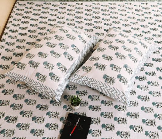 THE HIGHMOUR BLOOMLINE collection bedsheet in block print design from Jaipur, made of pure cotton